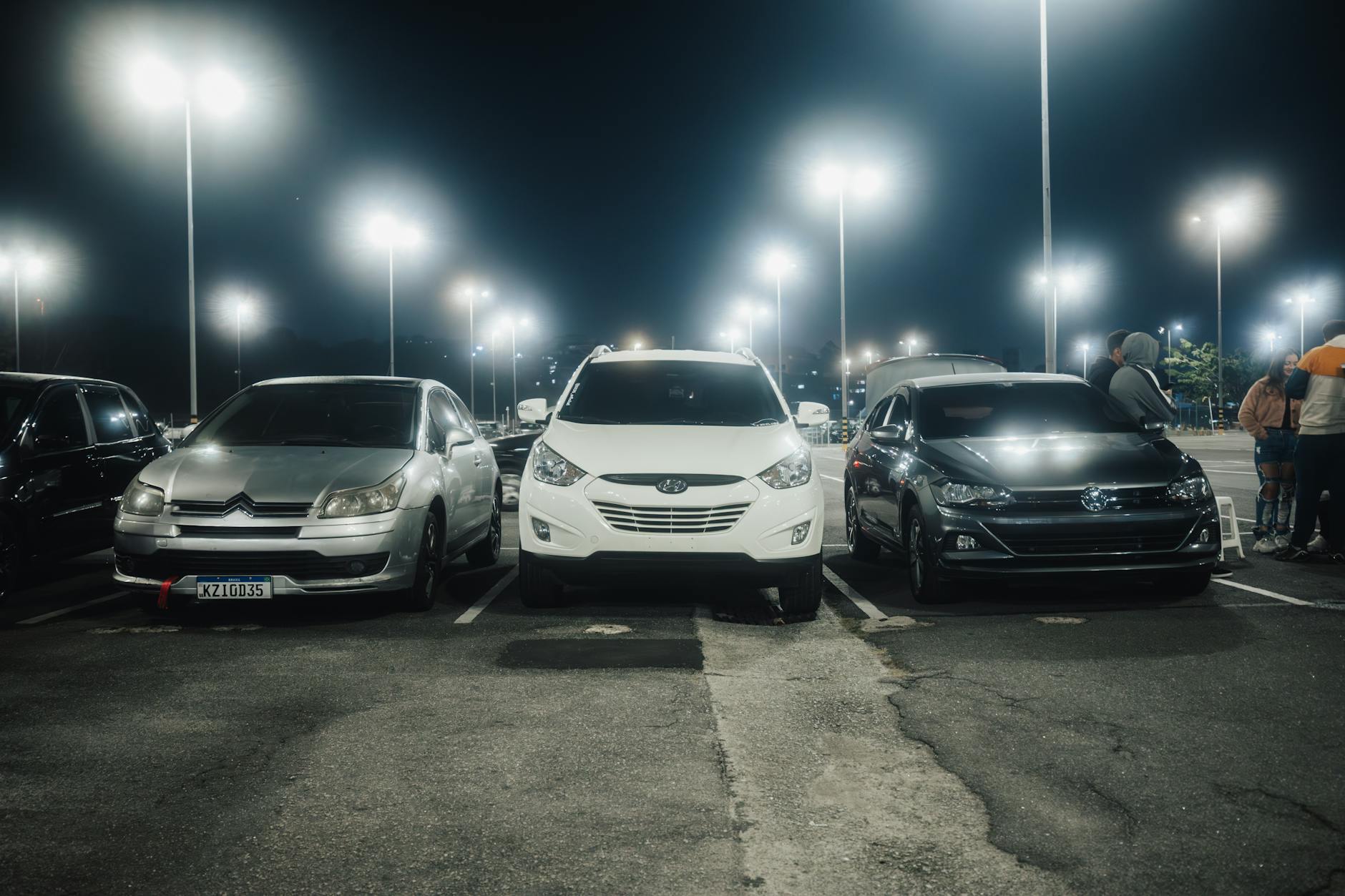 North Macedonia Night Parking: Lights & Hazards