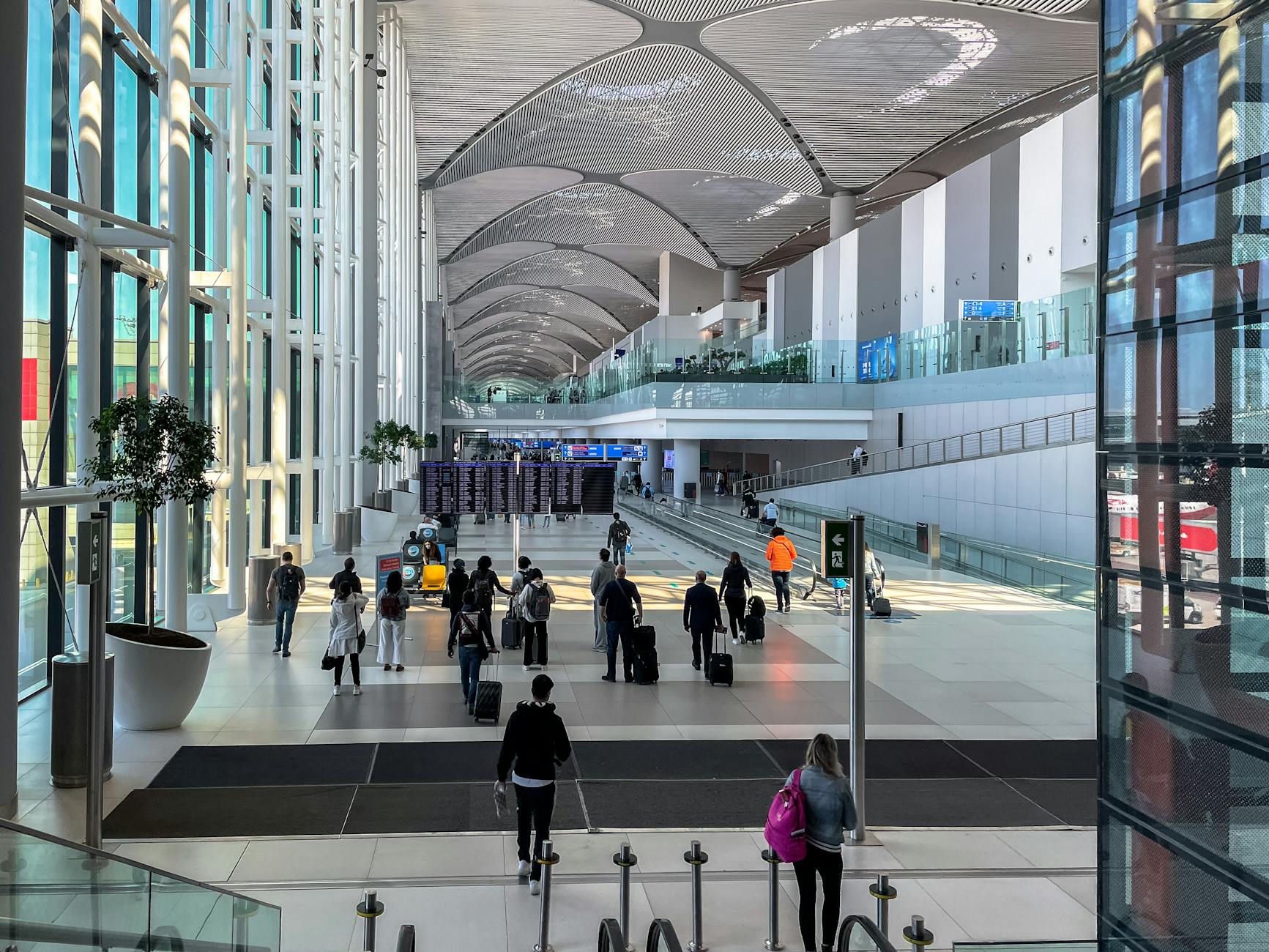 Skopje Airport Amenities: Restaurants, Shops & Lounges